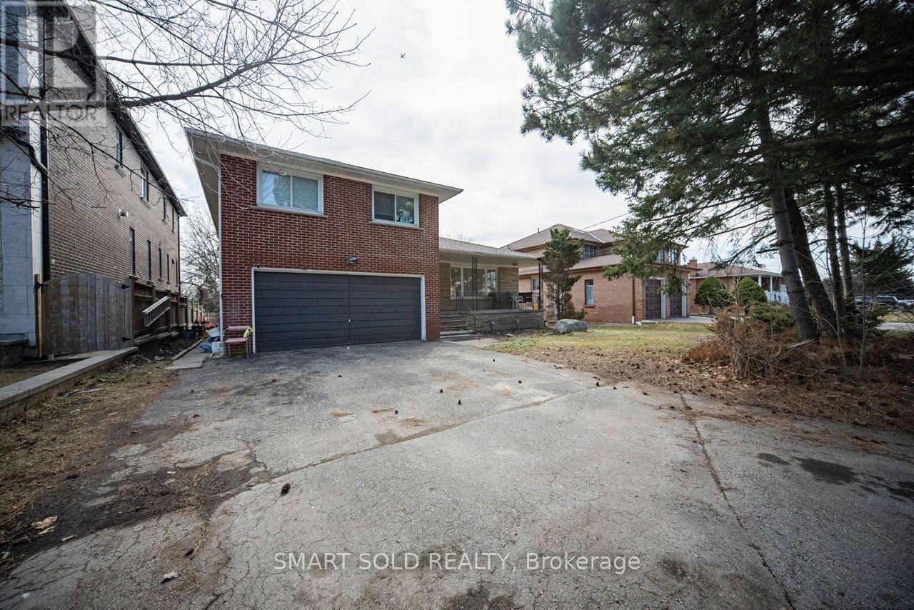 75 Stockdale Crescent, Richmond Hill, Ontario  L4C 3T1 - Photo 6 - N12698244