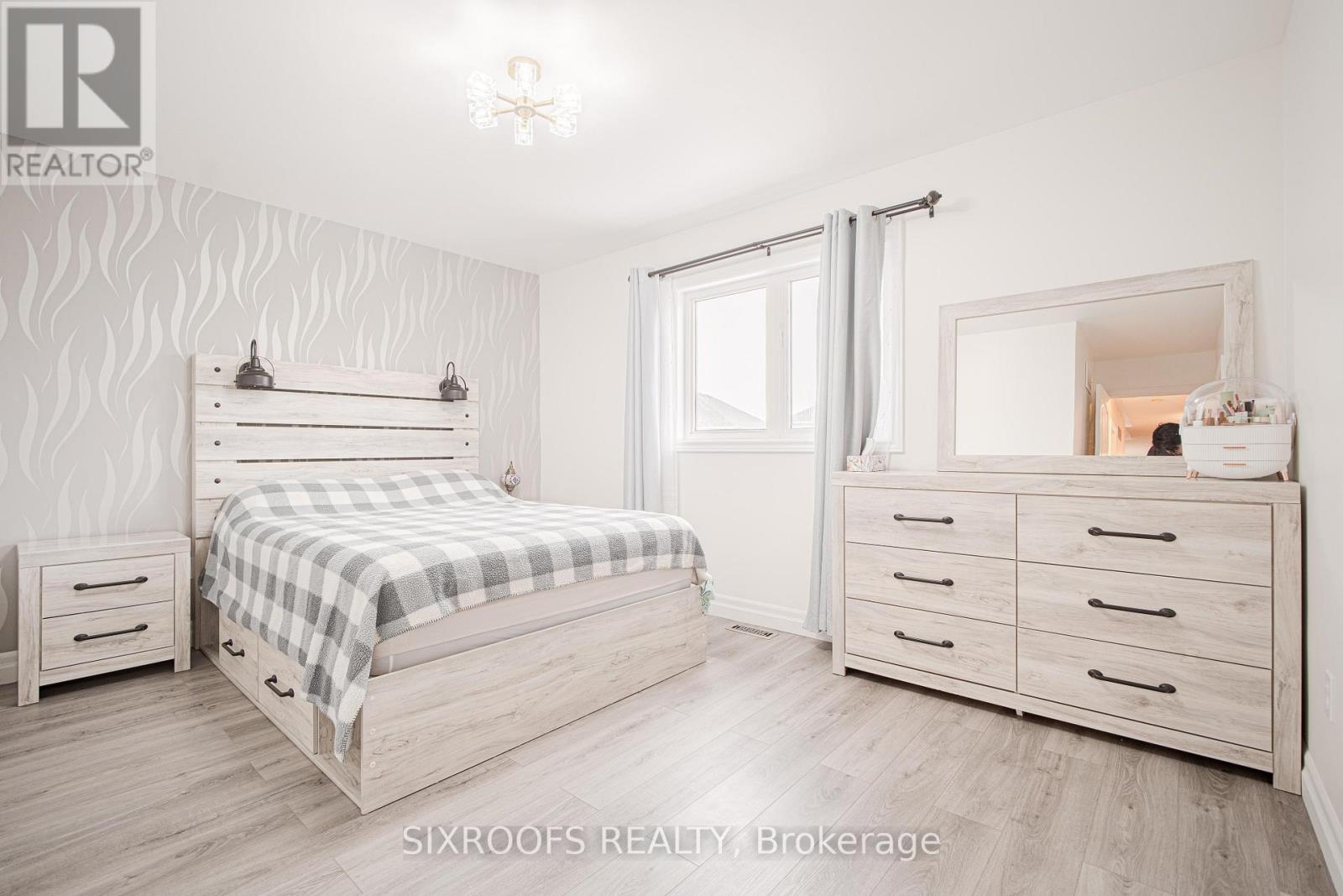 Upper - 23 San Vito Drive, Vaughan, Ontario  L4H 2S9 - Photo 14 - N12698246