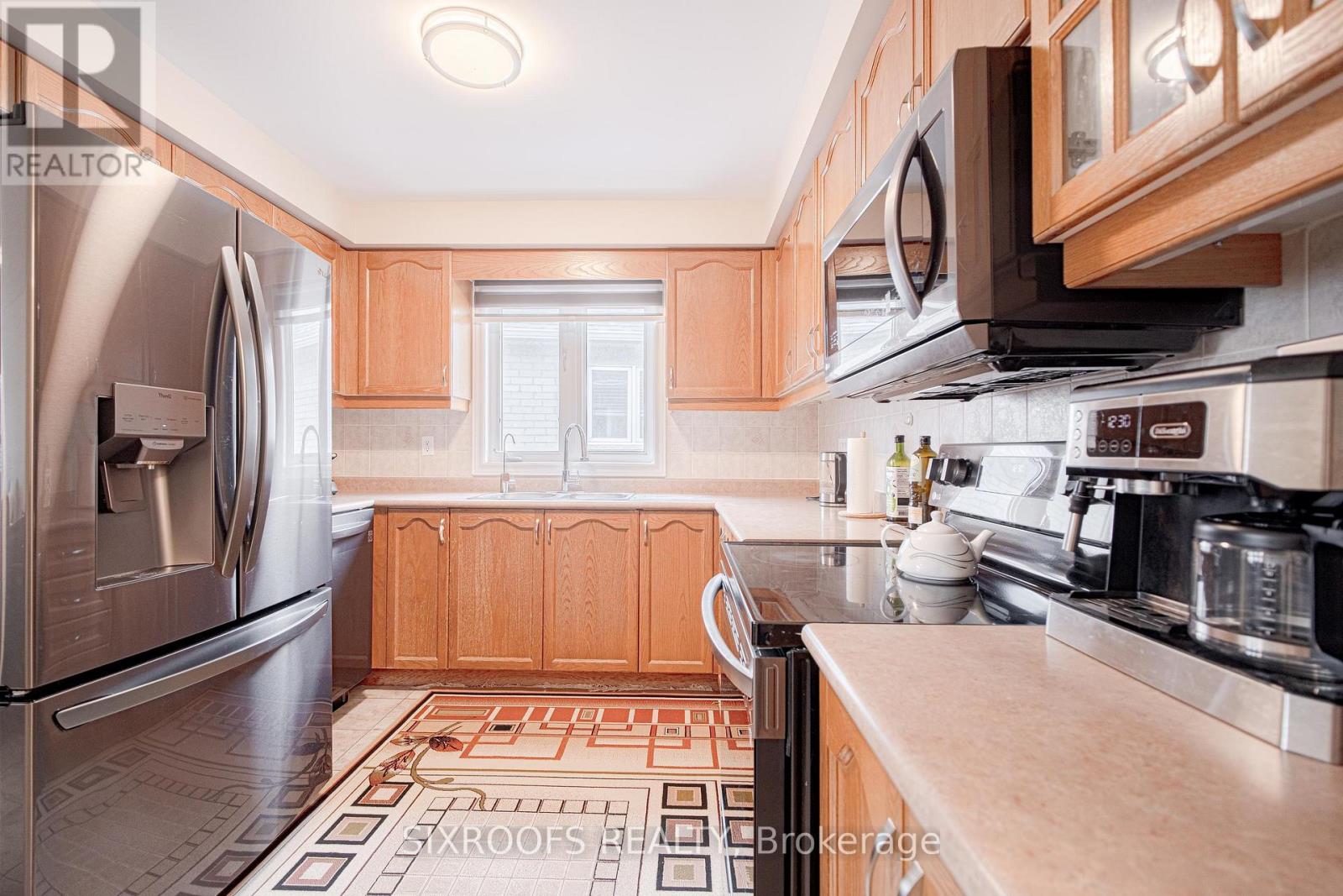 Upper - 23 San Vito Drive, Vaughan, Ontario  L4H 2S9 - Photo 19 - N12698246