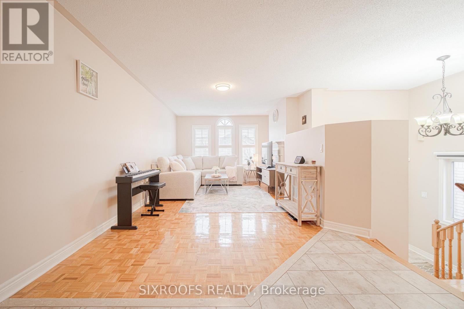 Upper - 23 San Vito Drive, Vaughan, Ontario  L4H 2S9 - Photo 8 - N12698246