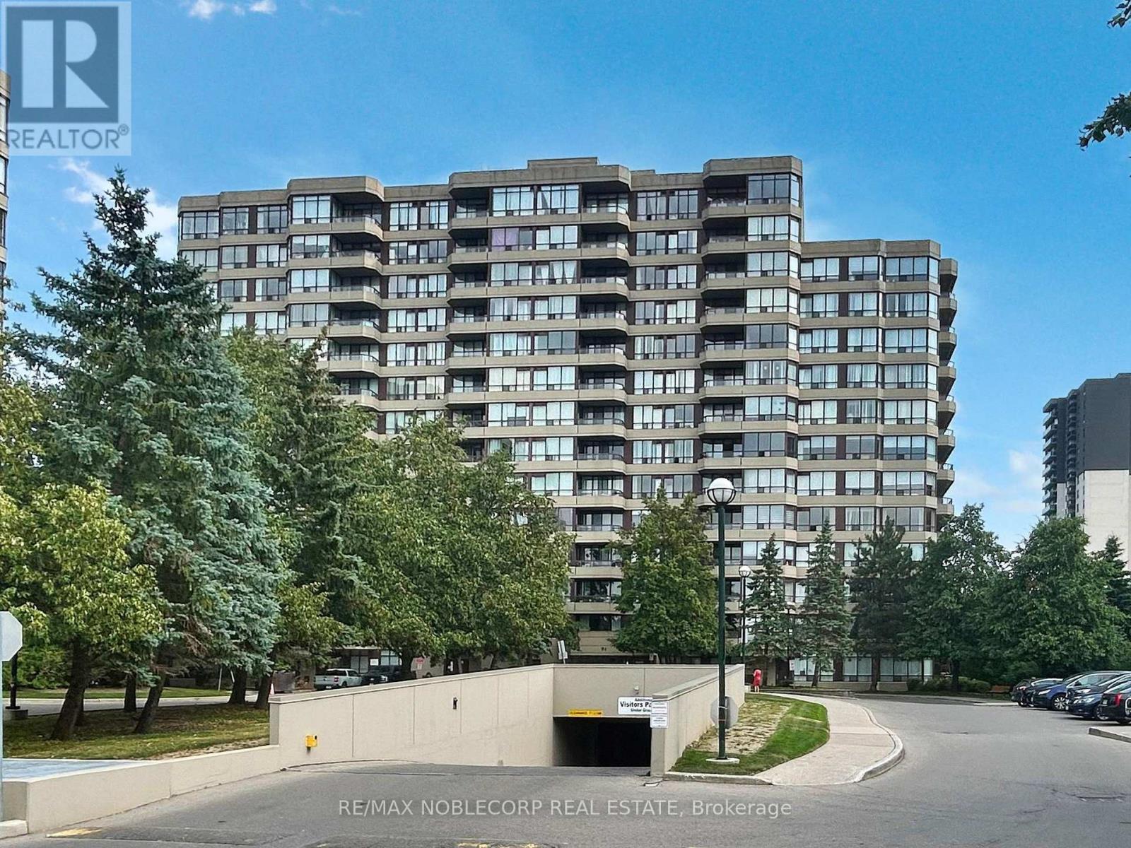 312 - 91 Townsgate Drive, Vaughan, Ontario  L4J 8E8 - Photo 2 - N12698276