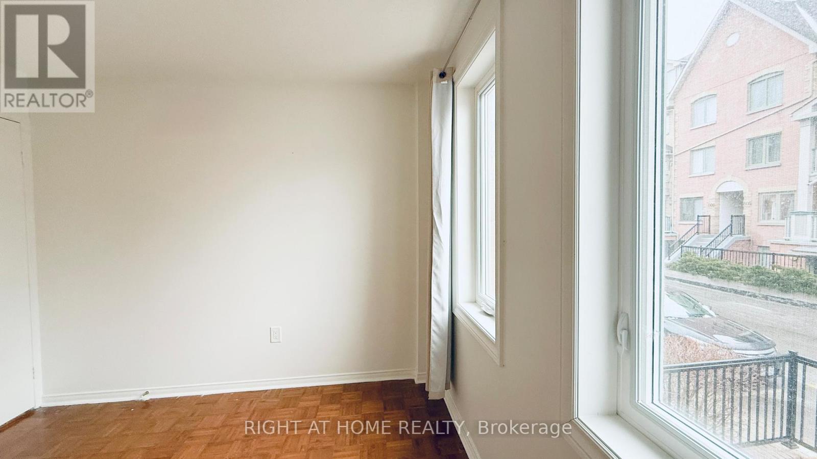 934 - 75 Weldrick Road E, Richmond Hill, Ontario  L4C 3T9 - Photo 12 - N12698322