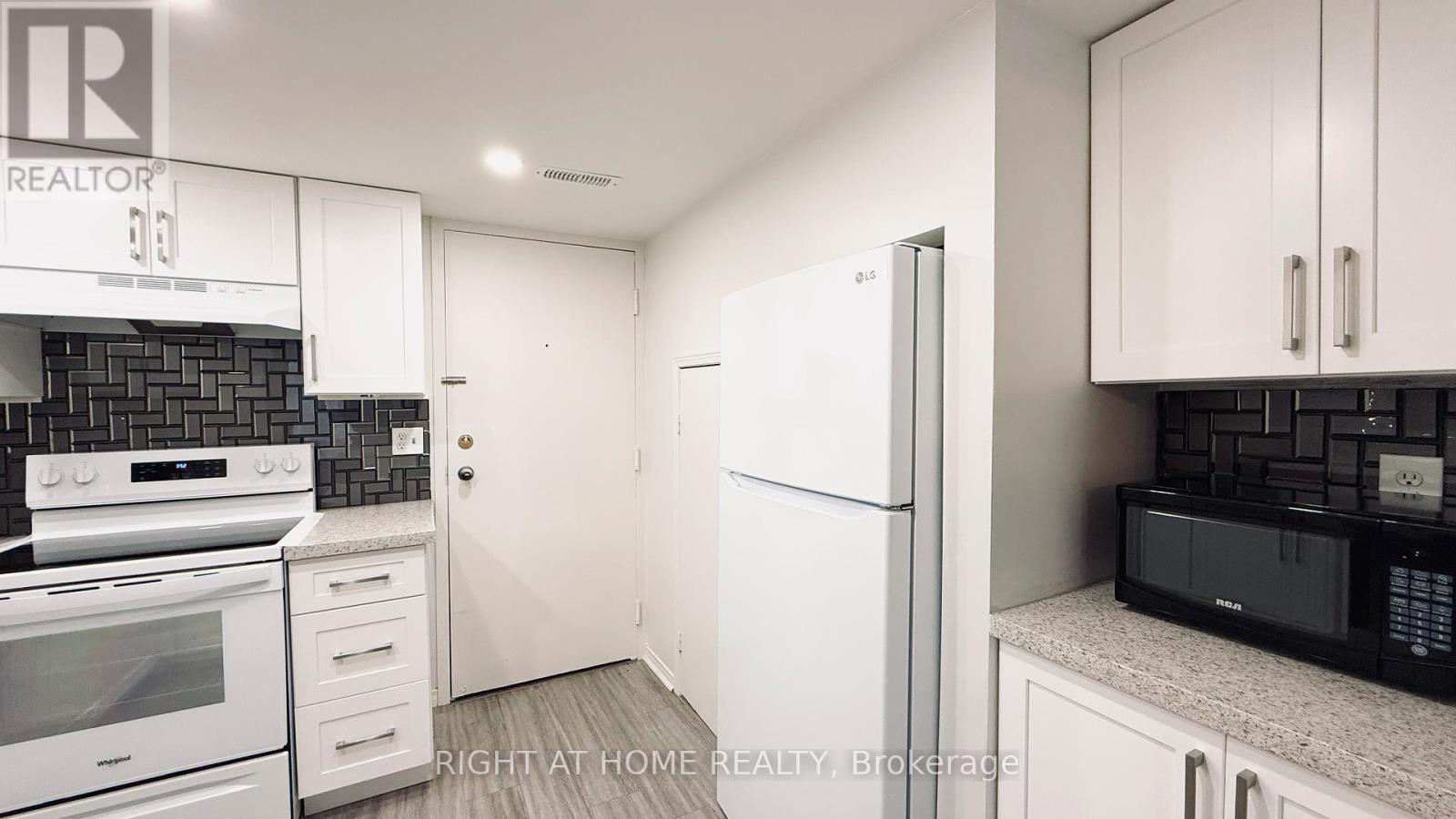 934 - 75 Weldrick Road E, Richmond Hill, Ontario  L4C 3T9 - Photo 21 - N12698322