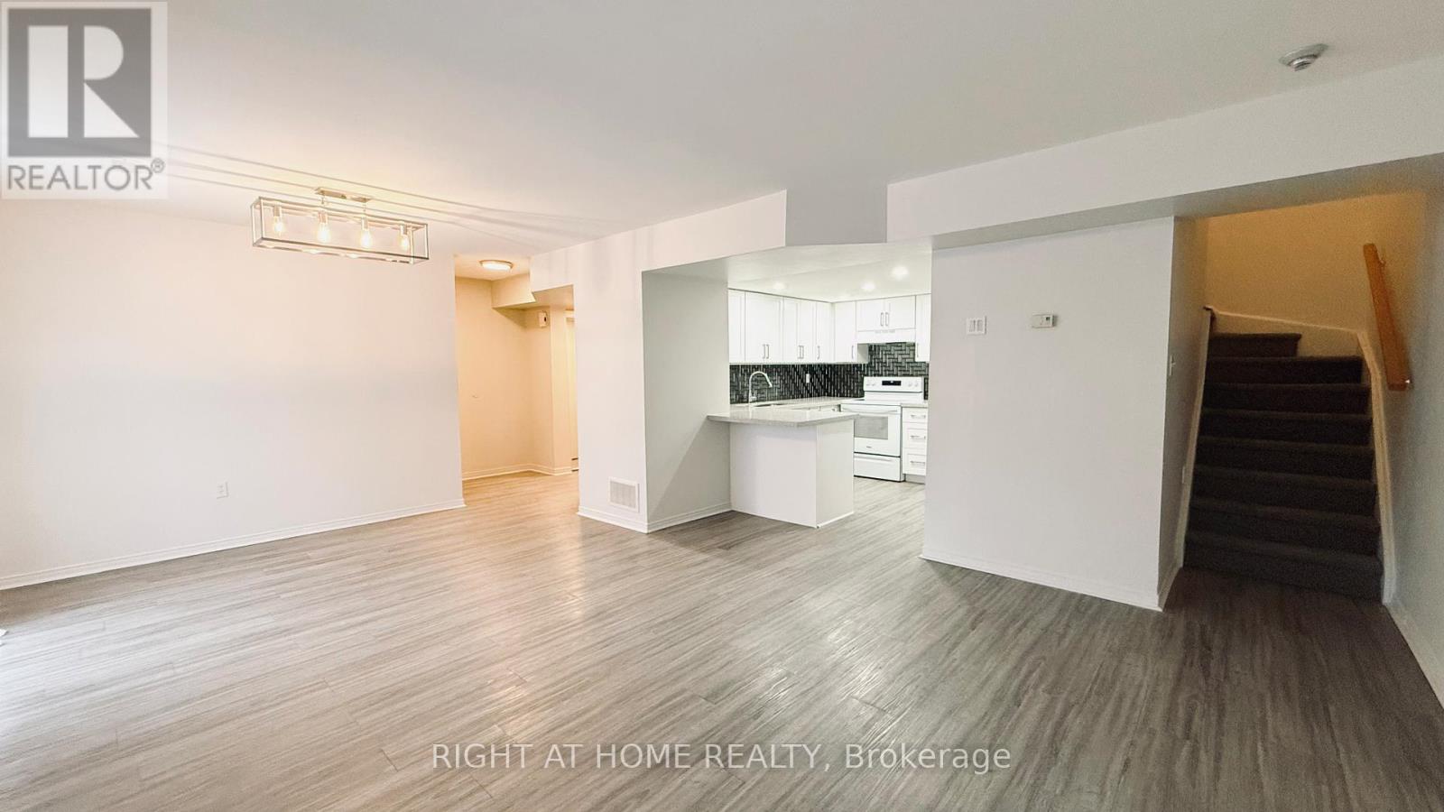 934 - 75 Weldrick Road E, Richmond Hill, Ontario  L4C 3T9 - Photo 23 - N12698322