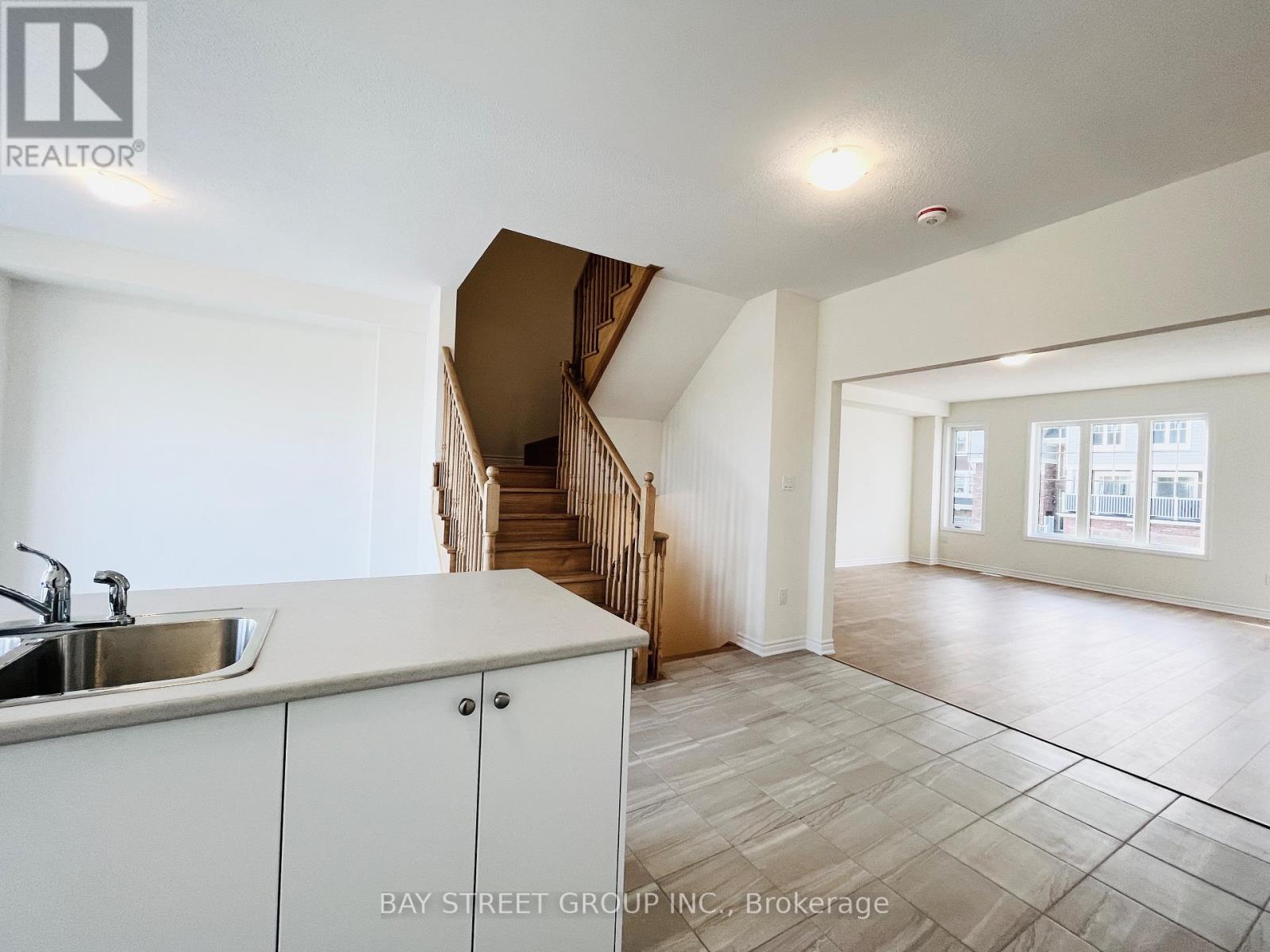 78 Sandhill Crane Drive, Wasaga Beach, Ontario  L9Z 0J6 - Photo 11 - S12698252