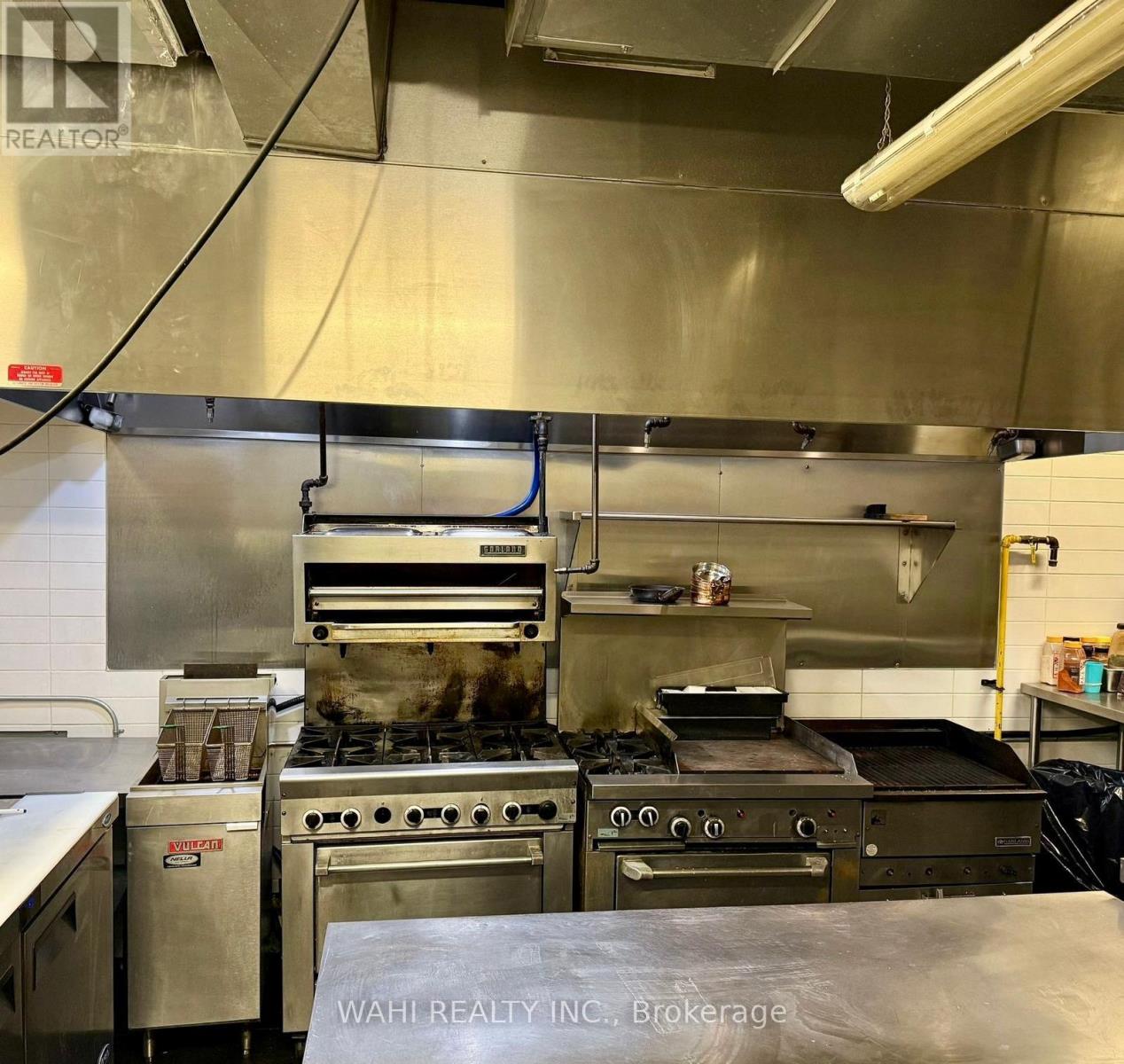 3047 Dundas Street W, Toronto (Junction Area), Ontario  M6P 1Z5 - Photo 7 - W12698226