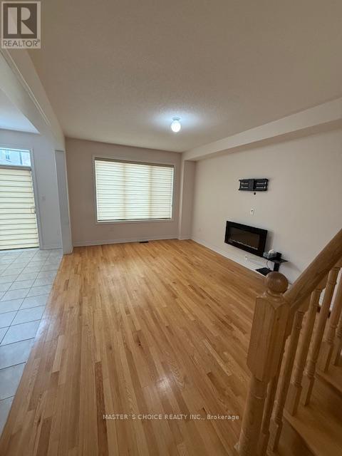 56 Clunburry Road, Brampton, Ontario  L7A 5B5 - Photo 4 - W12698236