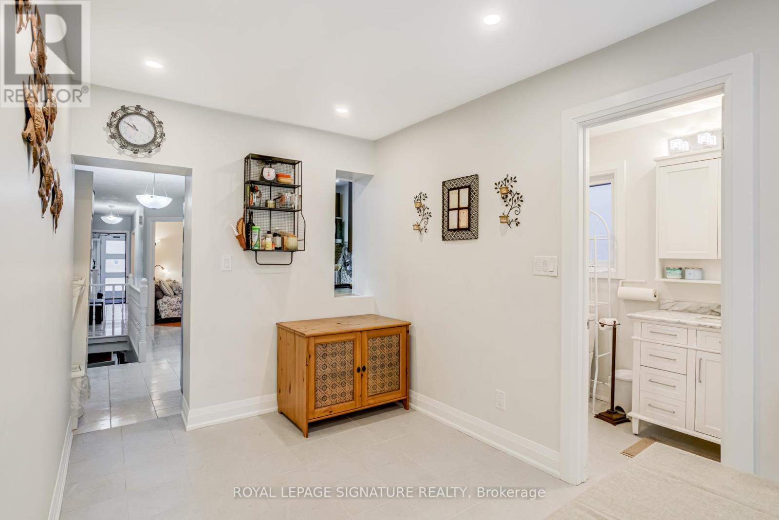 493 Jane Street, Toronto, Ontario  M6S 4A1 - Photo 15 - W12698308