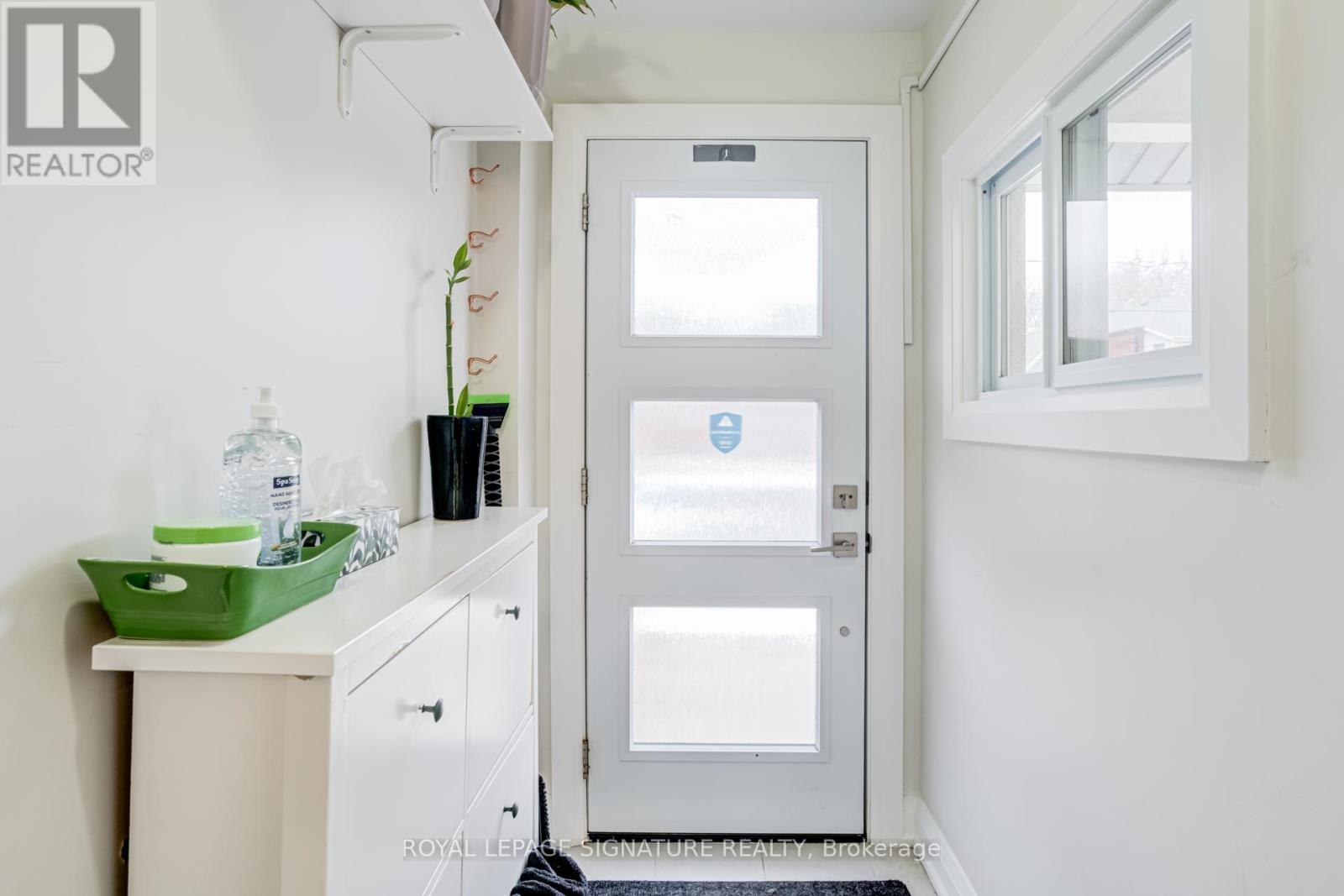 493 Jane Street, Toronto, Ontario  M6S 4A1 - Photo 2 - W12698308