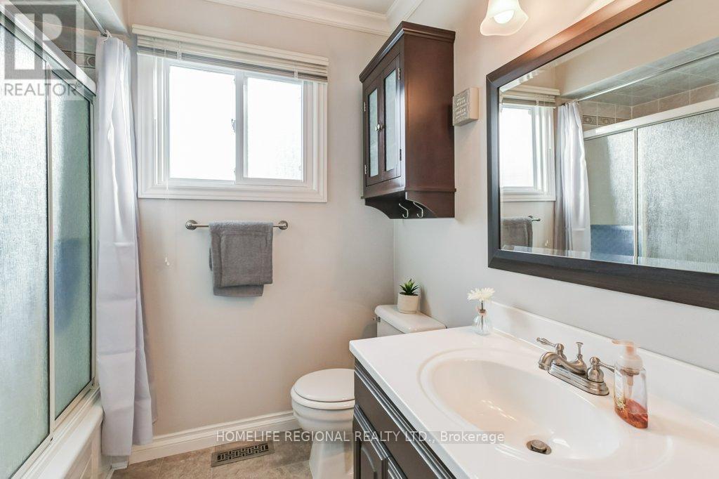 2557 Brasilia Circle, Mississauga, Ontario  L5N 2E9 - Photo 23 - W12698328