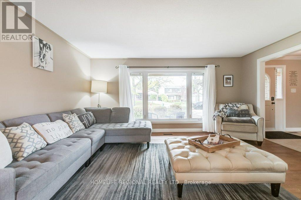 2557 Brasilia Circle, Mississauga, Ontario  L5N 2E9 - Photo 5 - W12698328