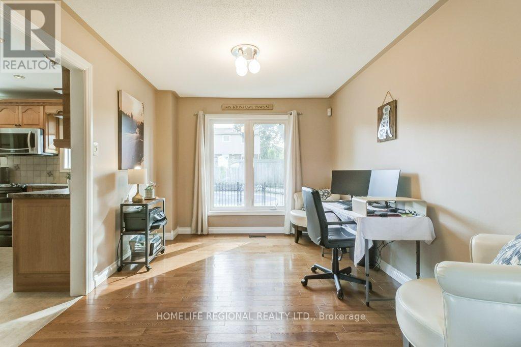 2557 Brasilia Circle, Mississauga, Ontario  L5N 2E9 - Photo 8 - W12698328
