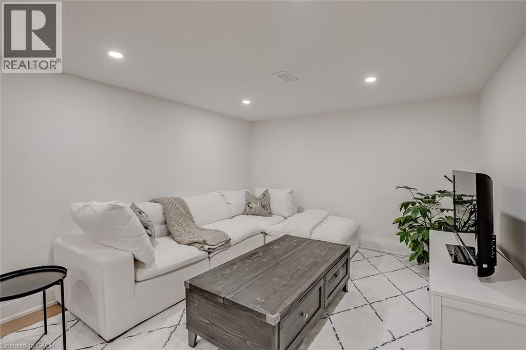 564 Maplehill Drive, Burlington, Ontario  L7N 2W3 - Photo 29 - 40796772