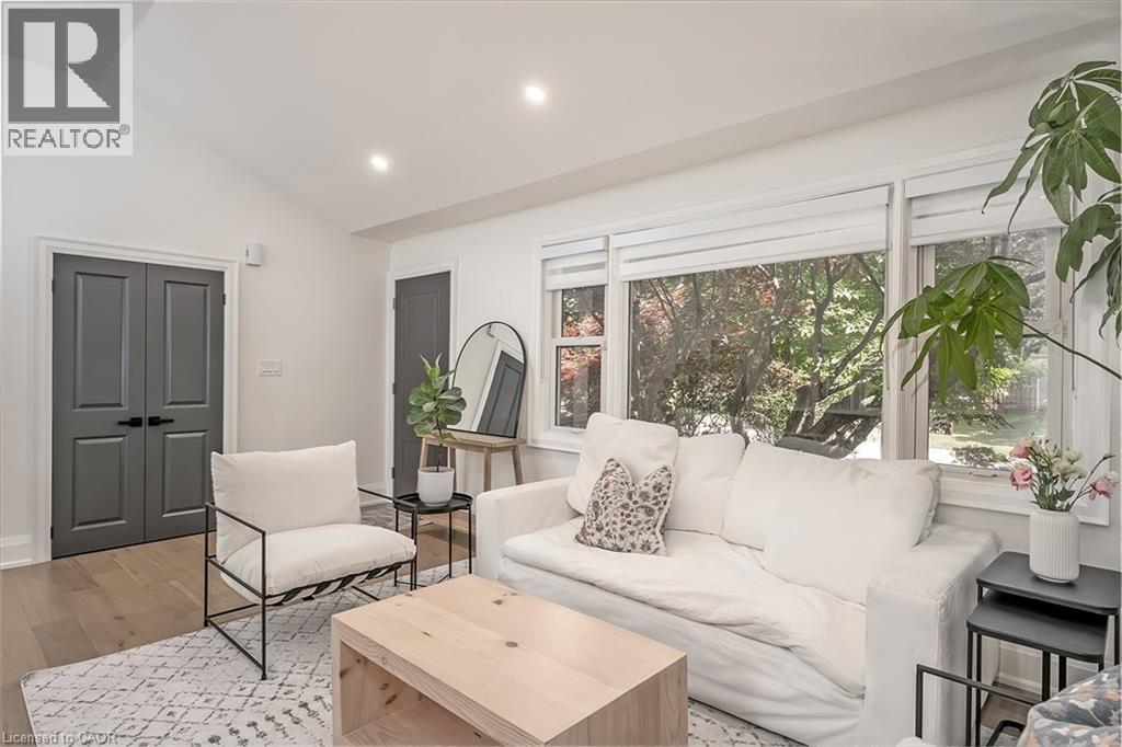 564 Maplehill Drive, Burlington, Ontario  L7N 2W3 - Photo 6 - 40796772