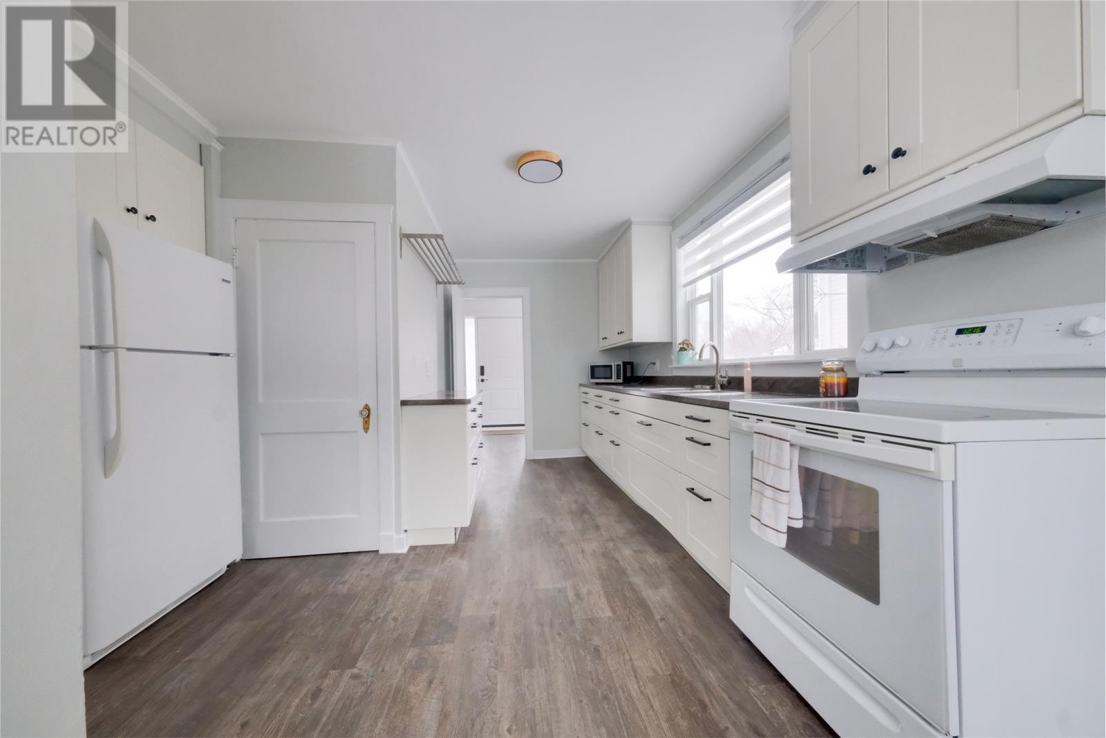 81 West Valley Road, Corner Brook, Newfoundland & Labrador   - Photo 2 - 1293529