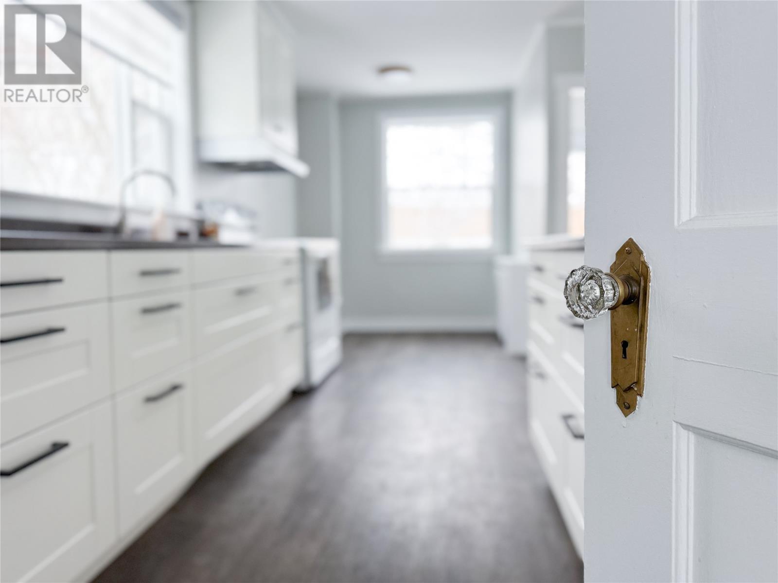 81 West Valley Road, Corner Brook, Newfoundland & Labrador   - Photo 3 - 1293529