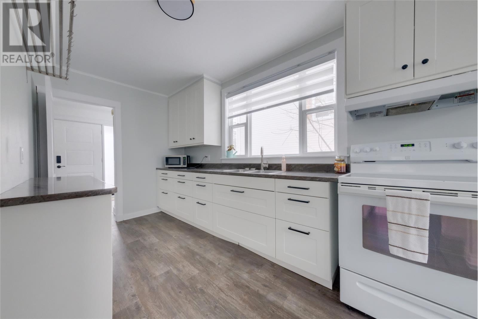 81 West Valley Road, Corner Brook, Newfoundland & Labrador   - Photo 7 - 1293529