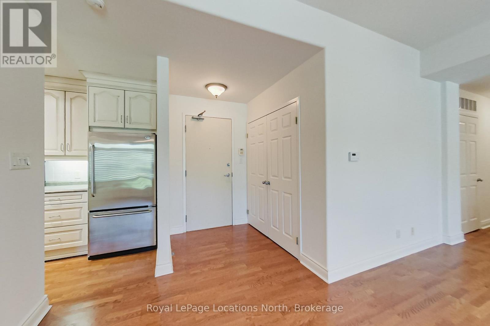 104 - 10 Bay Street E, Blue Mountains, Ontario  N0H 2P0 - Photo 4 - X12698372