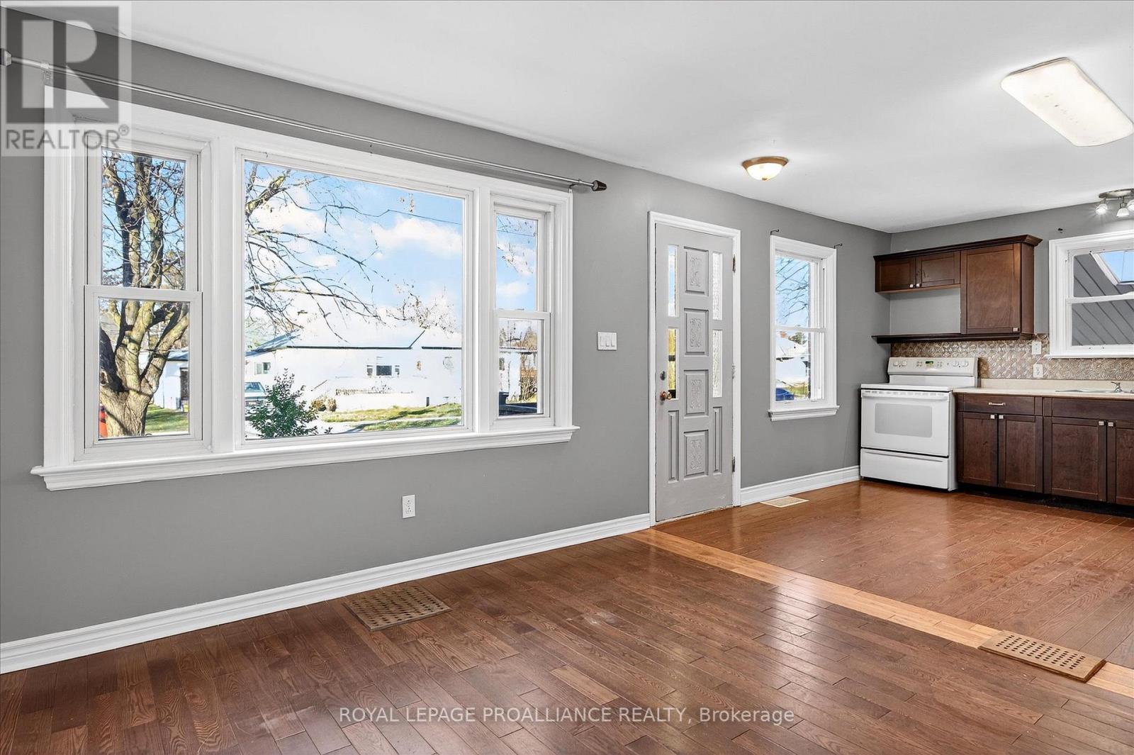 543 Howden Street, Peterborough, Ontario  K9J 4B4 - Photo 10 - X12698364