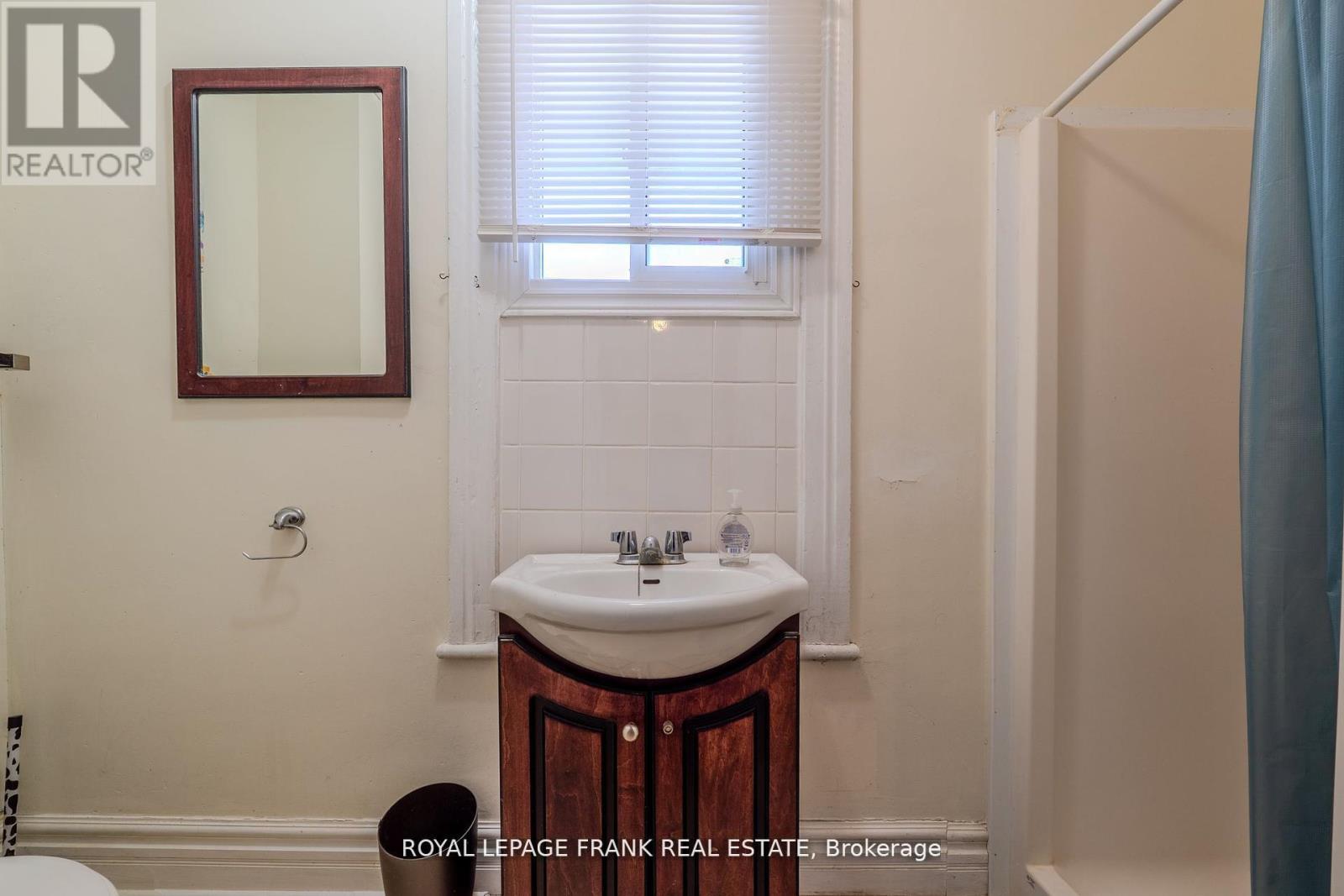 87 Durham Street W, Kawartha Lakes (Lindsay), Ontario  K9V 2P8 - Photo 11 - X12698400