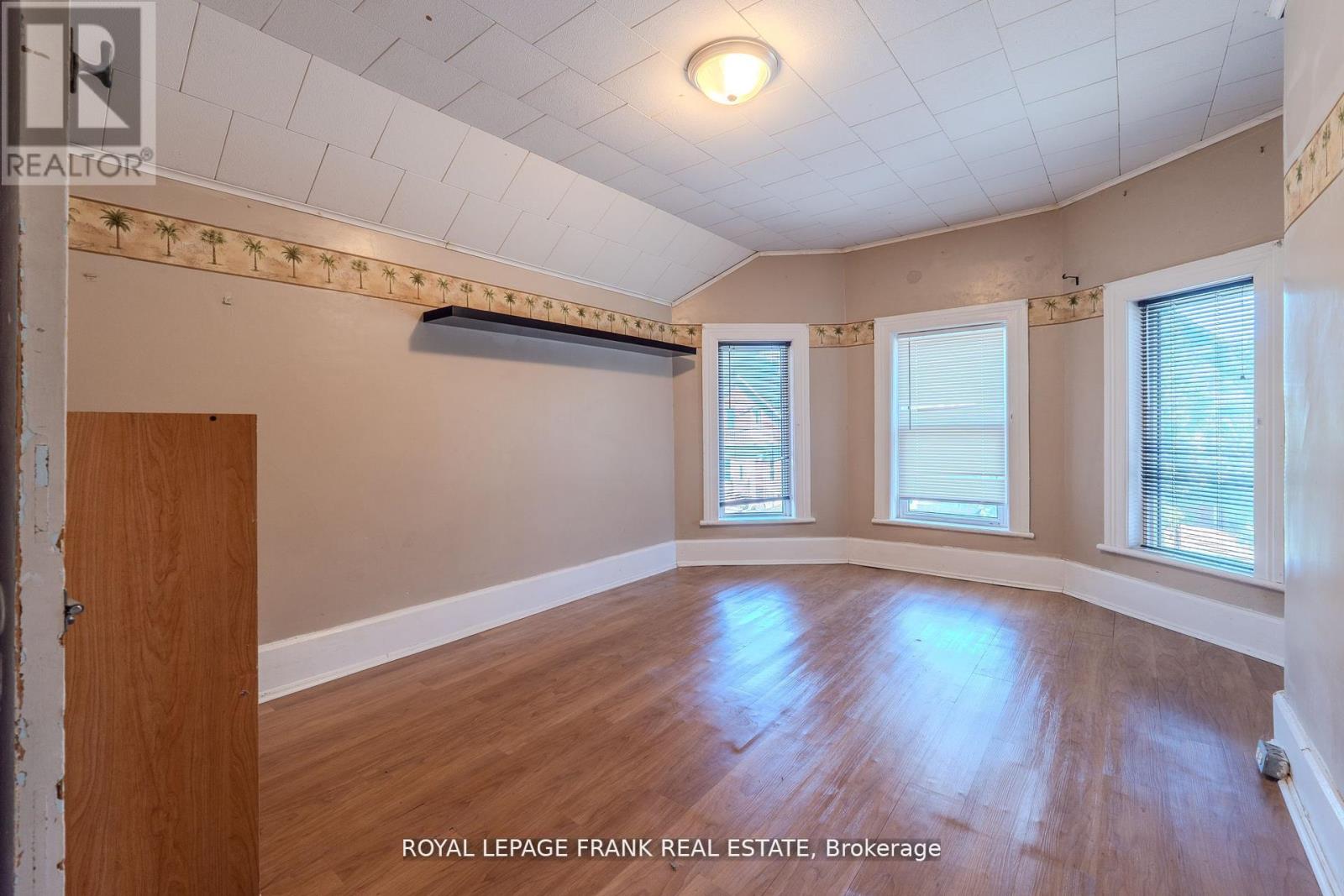 87 Durham Street W, Kawartha Lakes (Lindsay), Ontario  K9V 2P8 - Photo 12 - X12698400