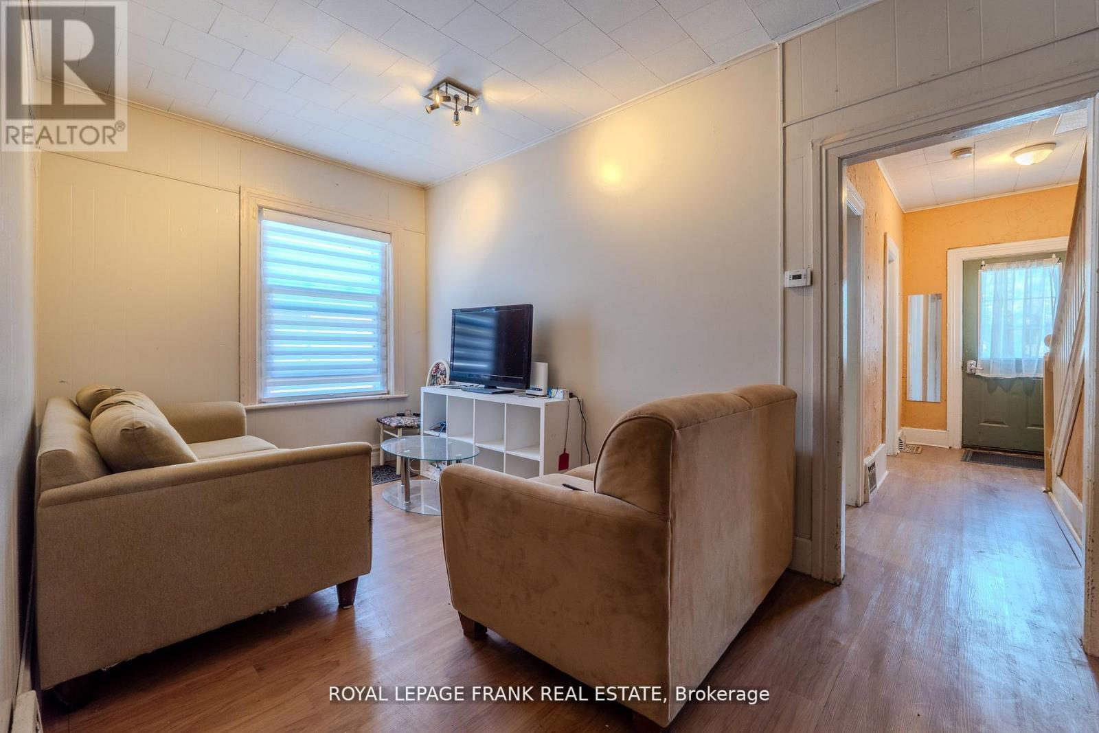 87 Durham Street W, Kawartha Lakes (Lindsay), Ontario  K9V 2P8 - Photo 6 - X12698400