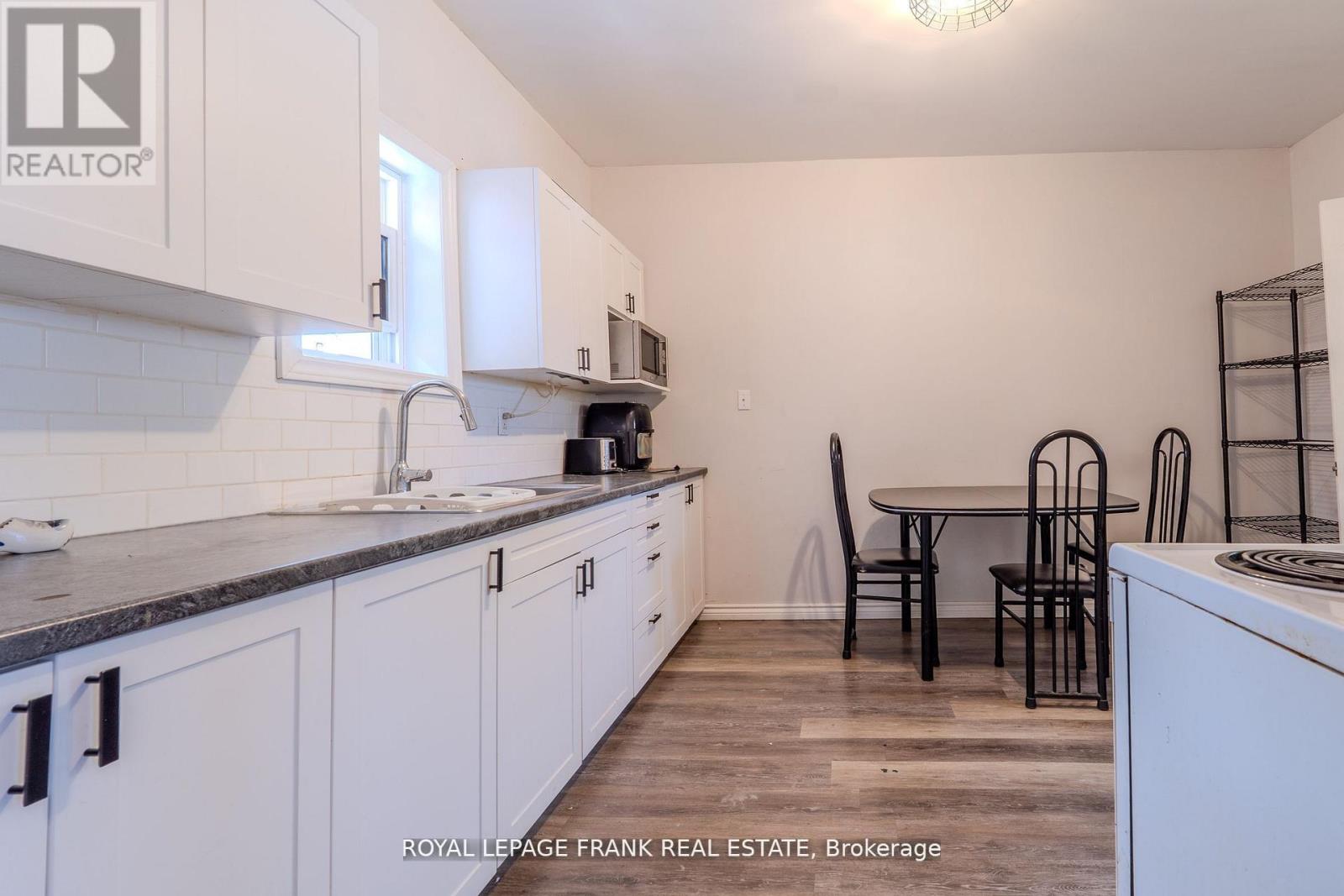 87 Durham Street W, Kawartha Lakes (Lindsay), Ontario  K9V 2P8 - Photo 8 - X12698400