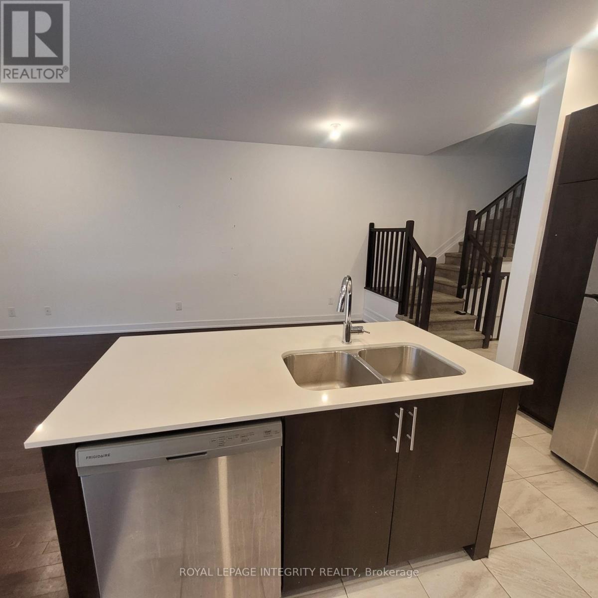 1026 Hydrangea Avenue, Ottawa, Ontario  K4M 0K8 - Photo 7 - X12698386