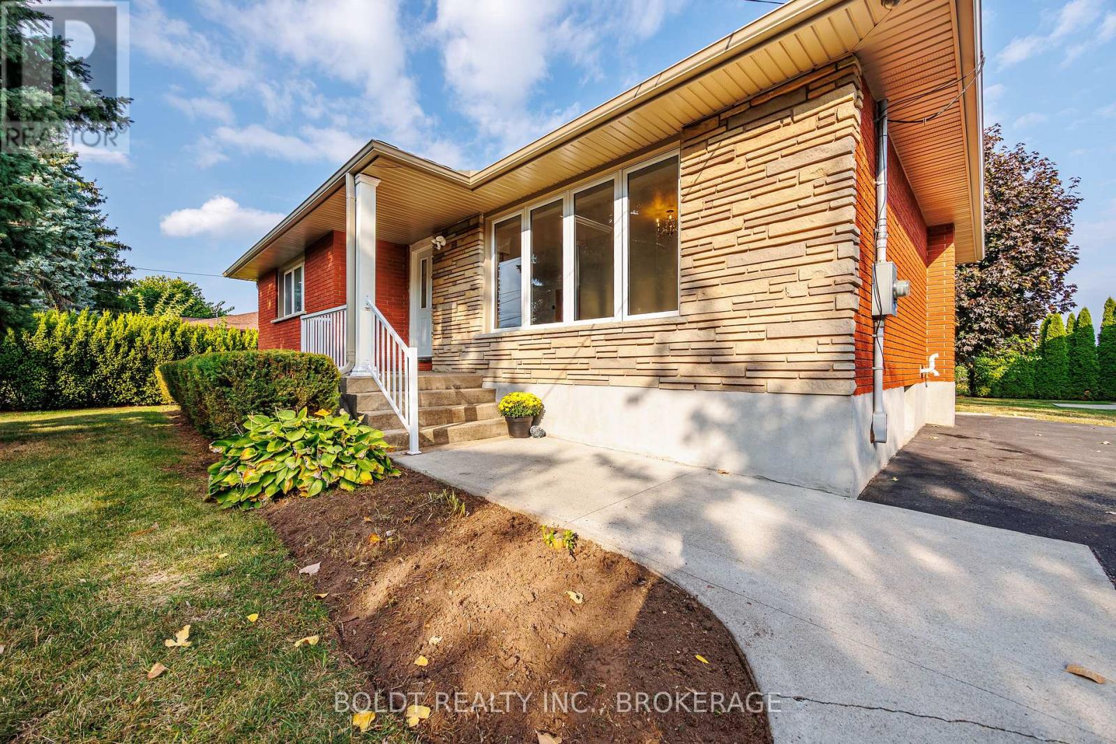 1591 Concession 4 Road, Niagara-On-The-Lake (Virgil), Ontario  L0S 1J0 - Photo 8 - X12698350