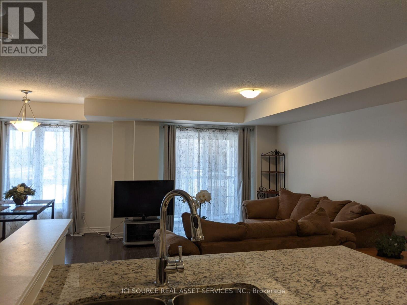 18 Mappin Way, Whitby (Rolling Acres), Ontario  L1R 0R4 - Photo 5 - E12698362