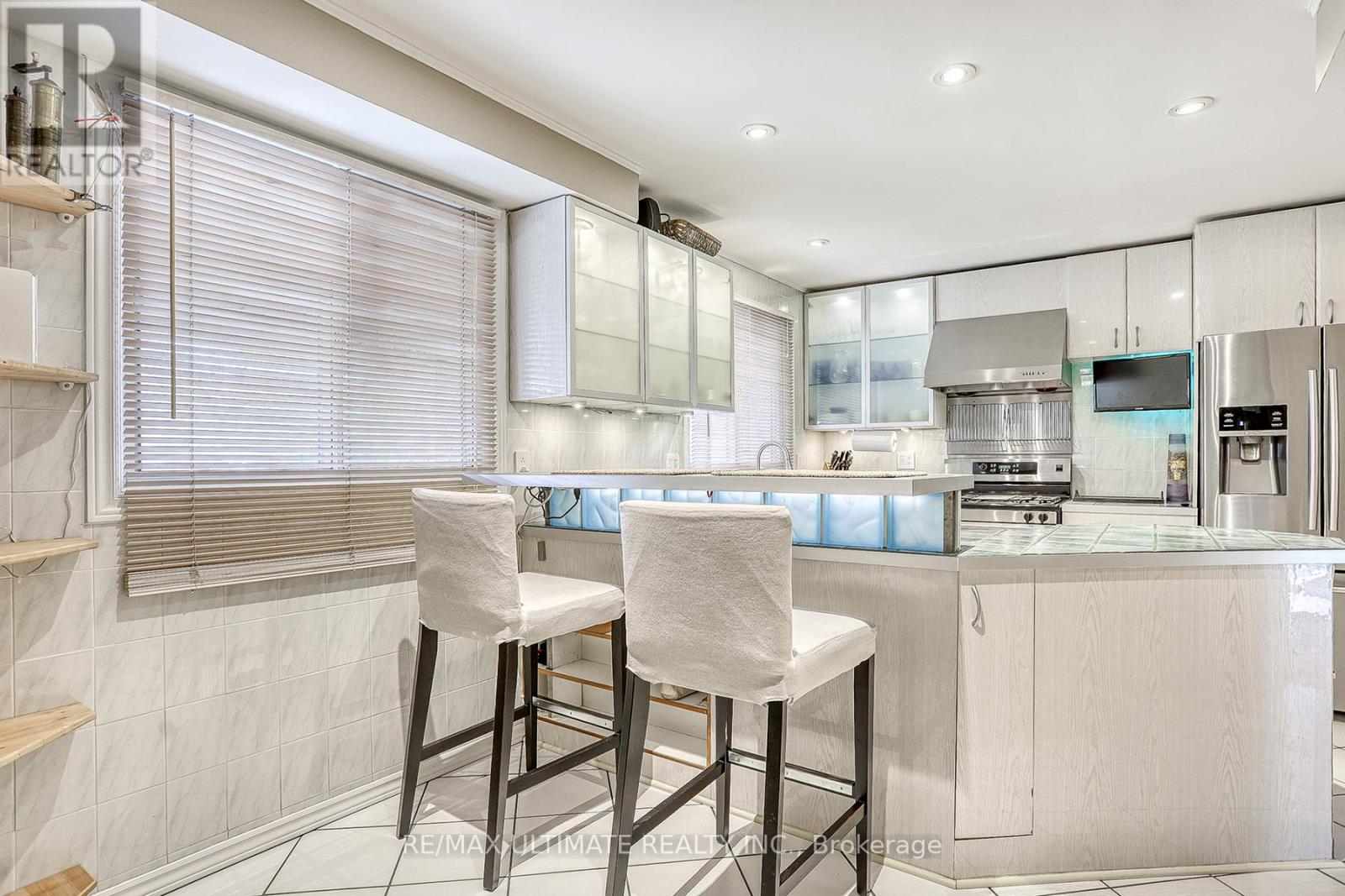 103 Weir Crescent, Toronto, Ontario  M1E 3B2 - Photo 4 - E12698368