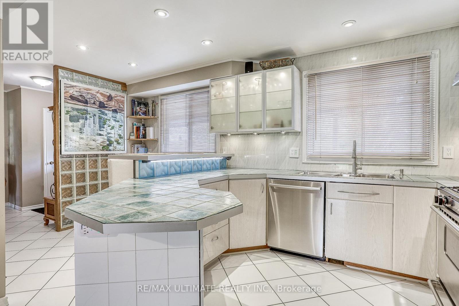 103 Weir Crescent, Toronto, Ontario  M1E 3B2 - Photo 5 - E12698368