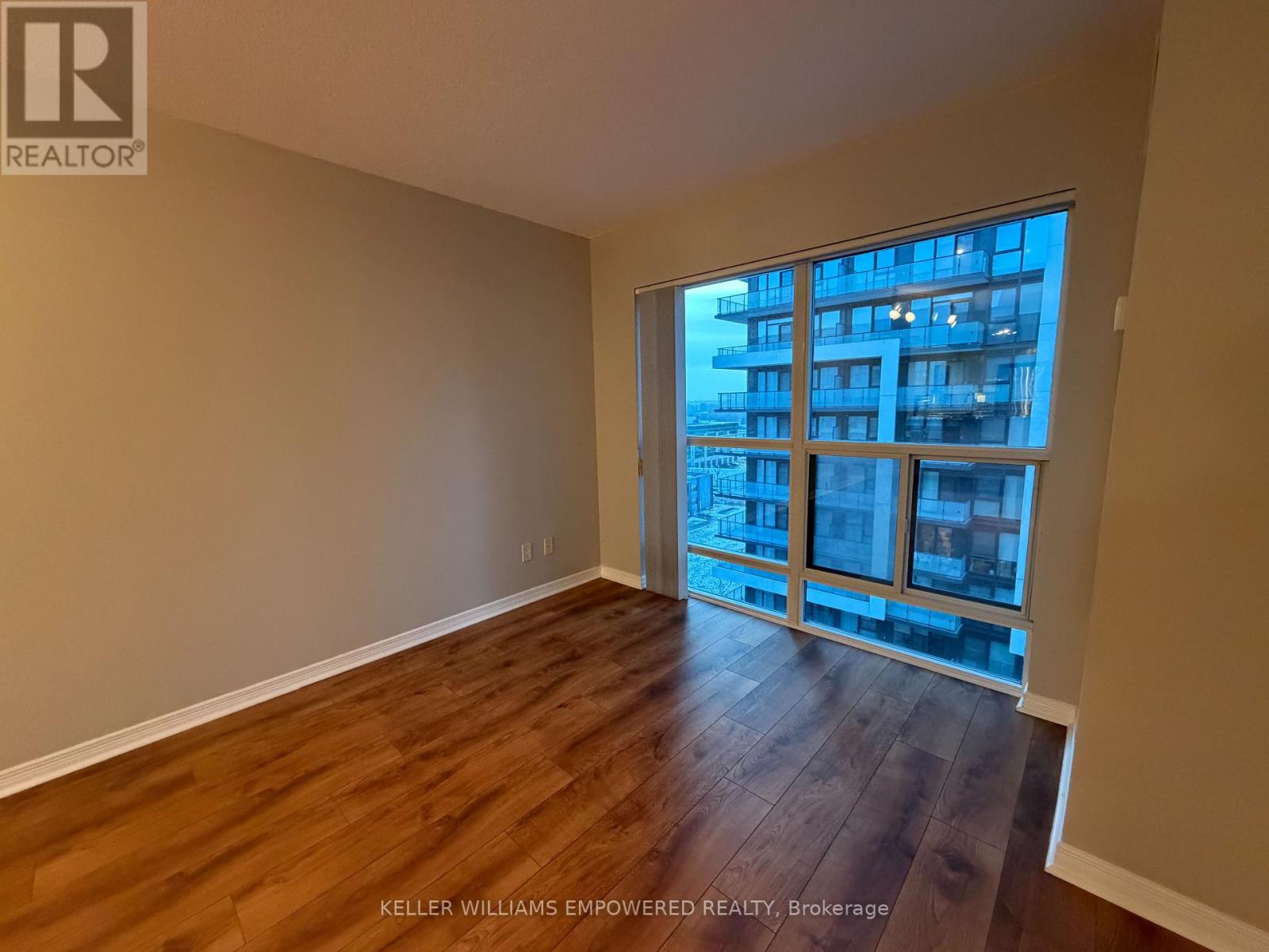 1111 - 185 Oneida Crescent, Richmond Hill (Langstaff), Ontario  L4B 0B1 - Photo 4 - N12698342