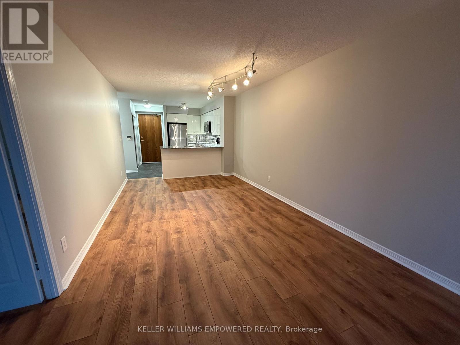 1111 - 185 Oneida Crescent, Richmond Hill (Langstaff), Ontario  L4B 0B1 - Photo 6 - N12698342