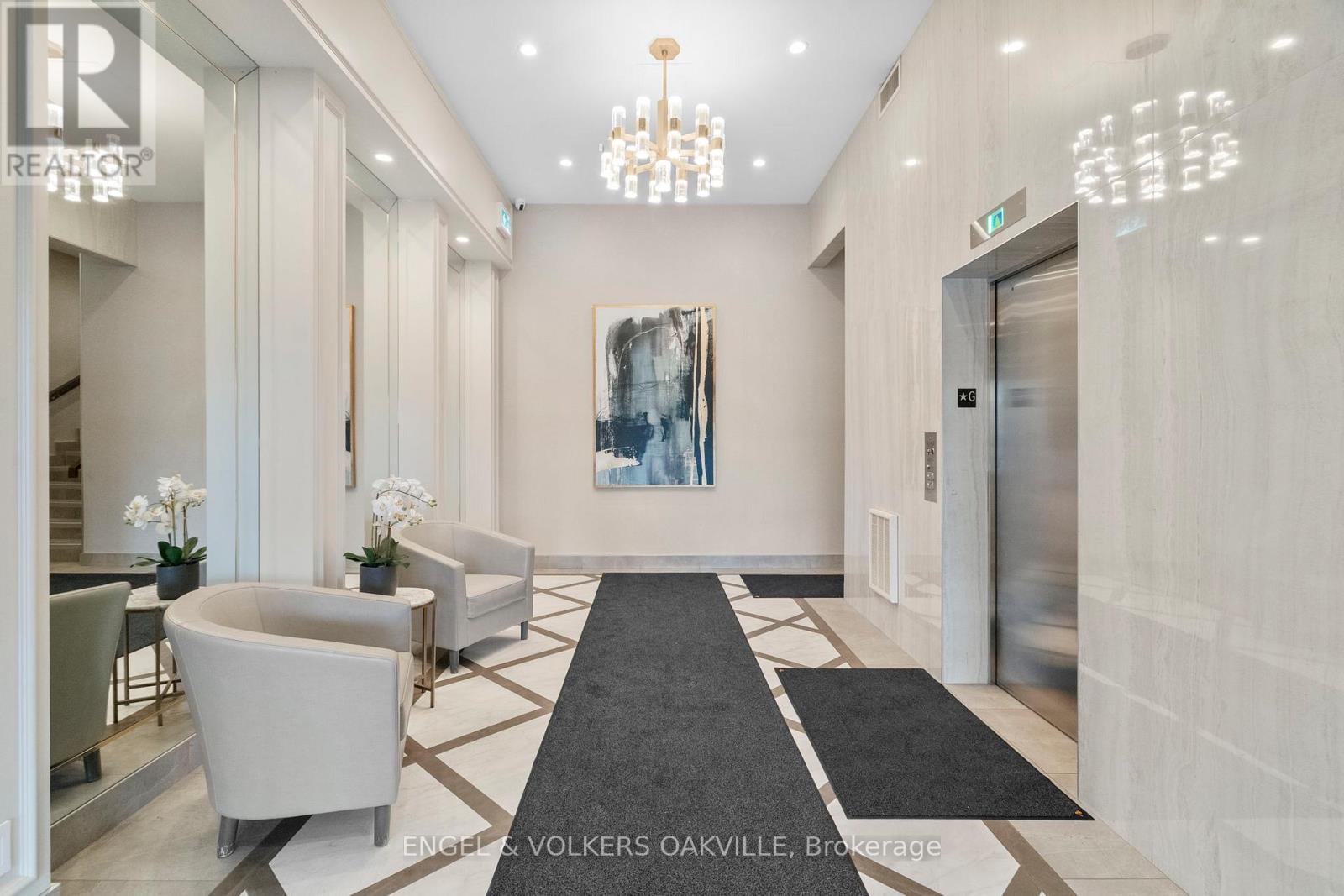 416 - 100 Bronte Road, Oakville, Ontario  L6L 6L5 - Photo 4 - W12698346