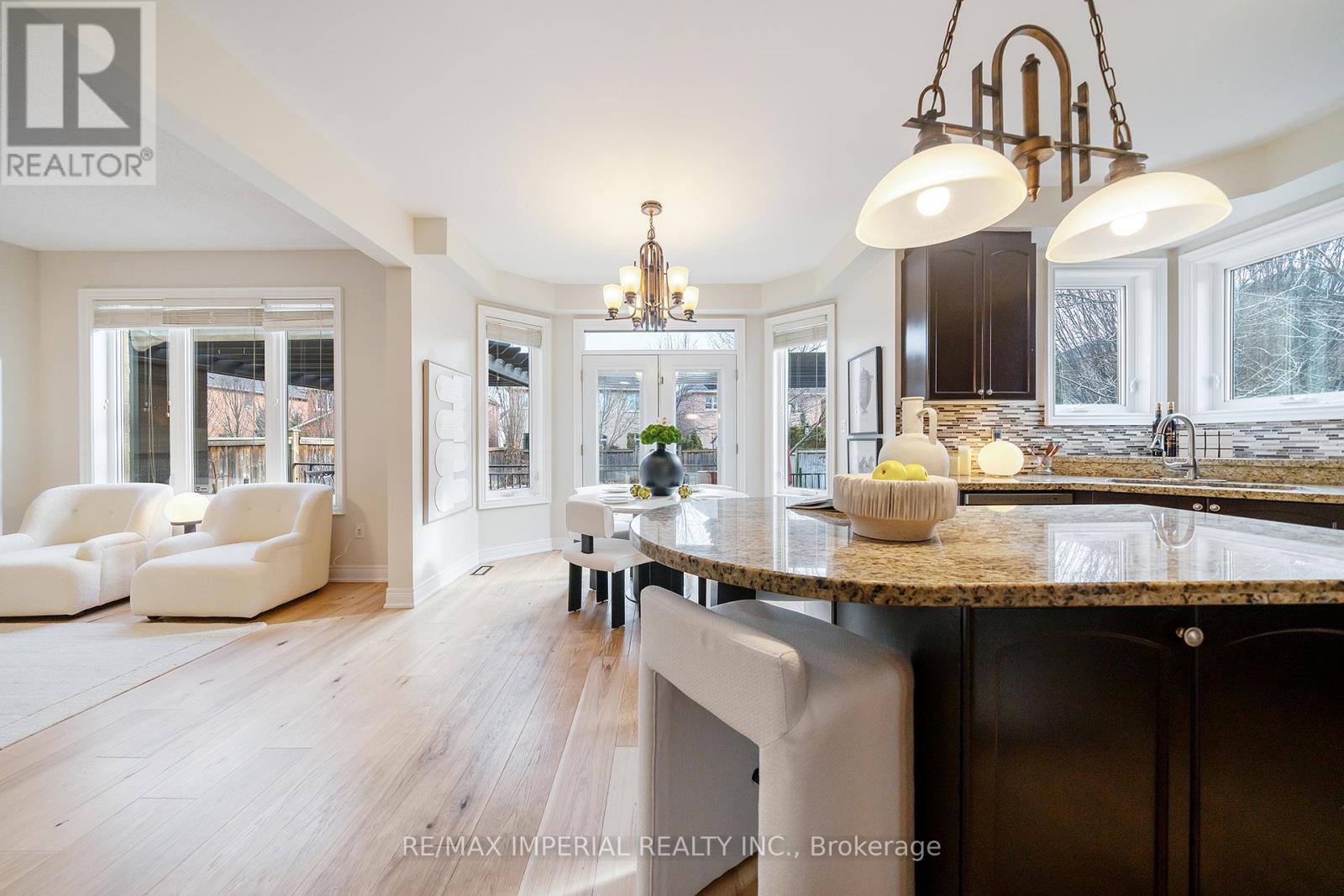 2252 Pine Glen Road, Oakville, Ontario  L6M 0G5 - Photo 11 - W12698388