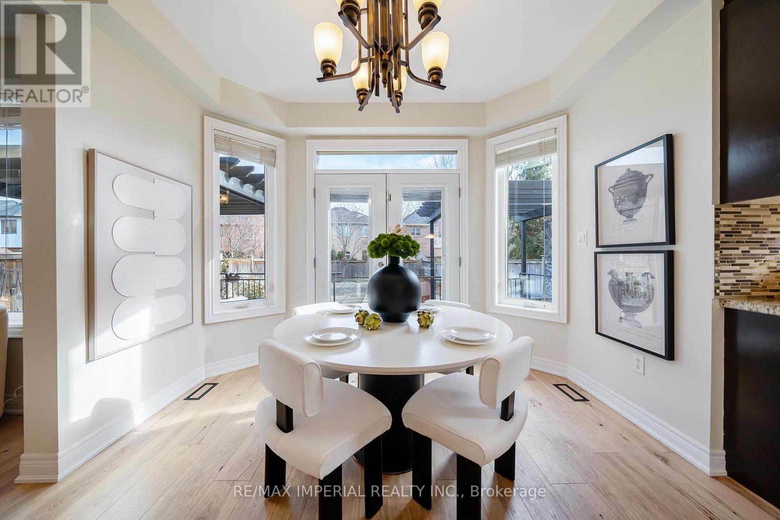 2252 Pine Glen Road, Oakville, Ontario  L6M 0G5 - Photo 12 - W12698388