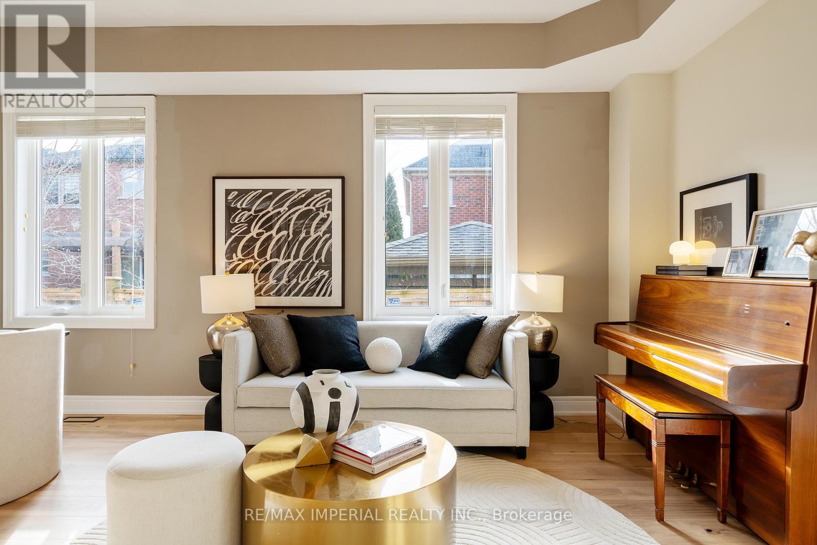 2252 Pine Glen Road, Oakville, Ontario  L6M 0G5 - Photo 5 - W12698388