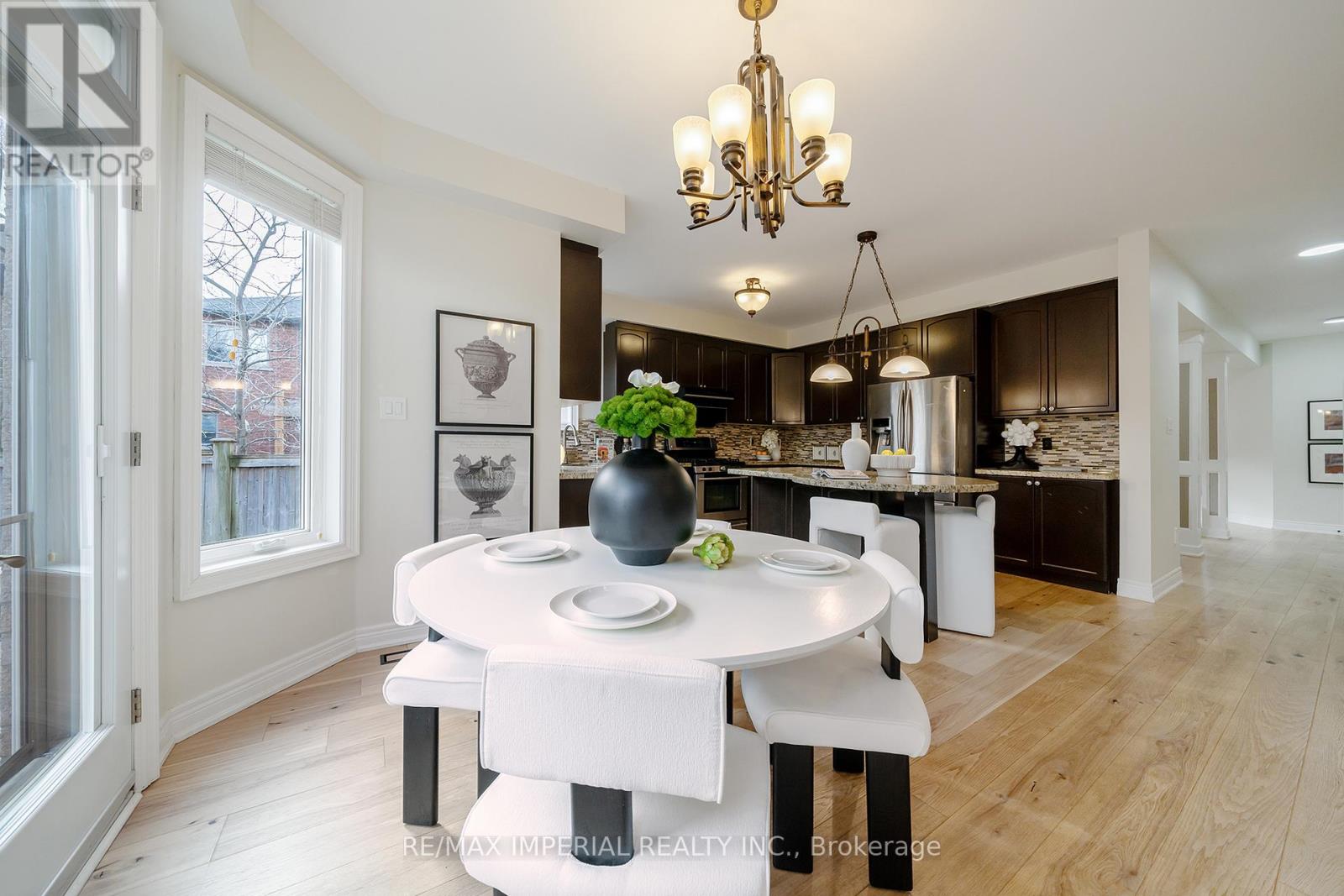 2252 Pine Glen Road, Oakville, Ontario  L6M 0G5 - Photo 9 - W12698388