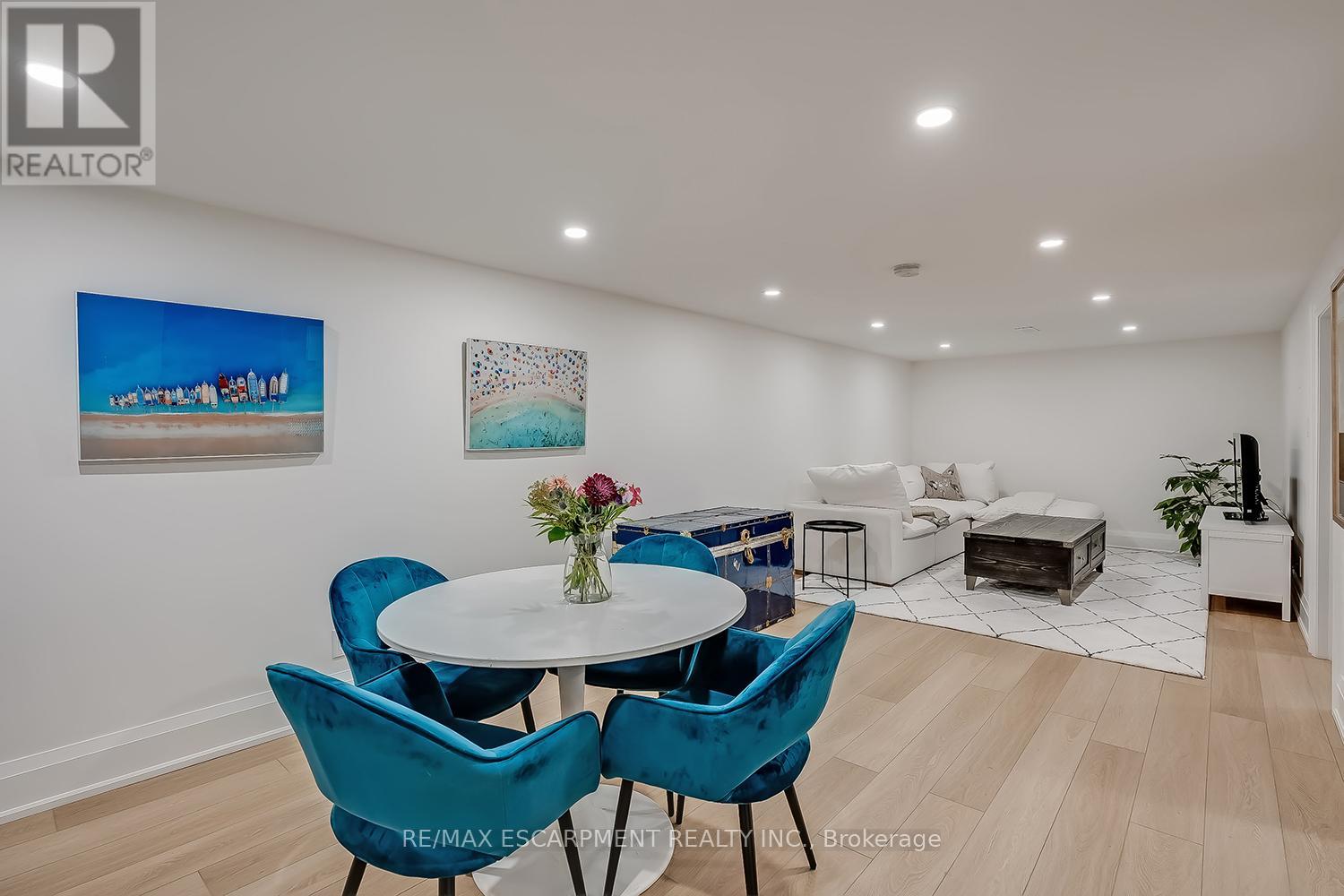 564 Maplehill Drive, Burlington, Ontario  L7N 2W3 - Photo 28 - W12698392