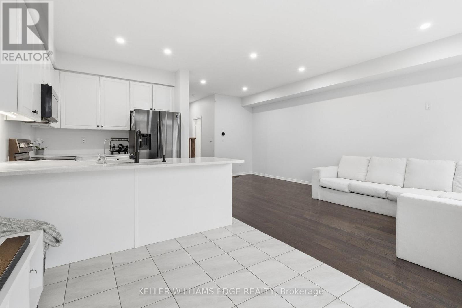 54 Oaktree Drive, Haldimand, Ontario  N3W 0E7 - Photo 11 - X12698356