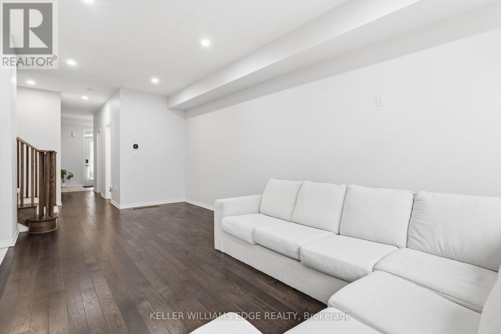 54 Oaktree Drive, Haldimand, Ontario  N3W 0E7 - Photo 15 - X12698356