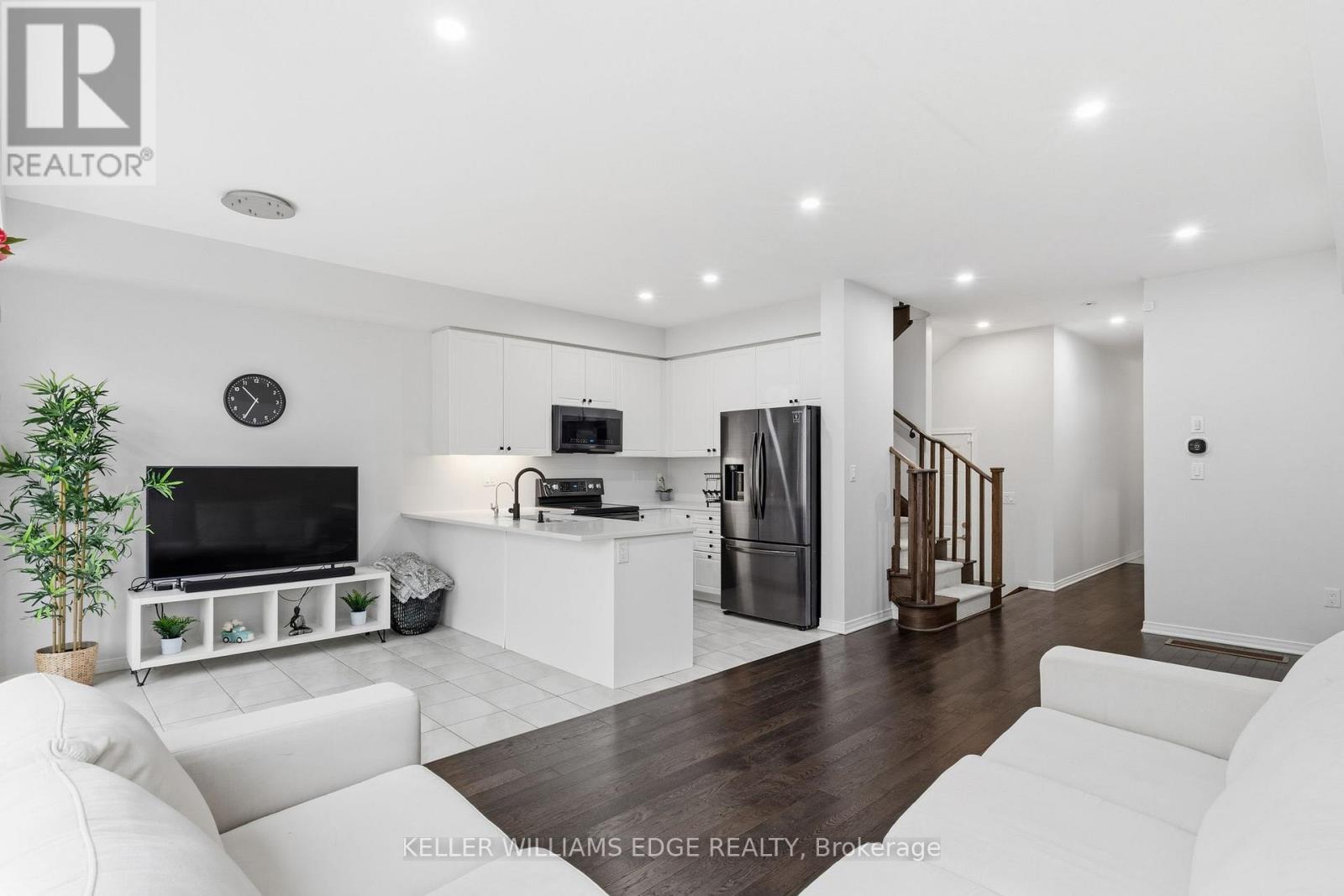 54 Oaktree Drive, Haldimand, Ontario  N3W 0E7 - Photo 17 - X12698356