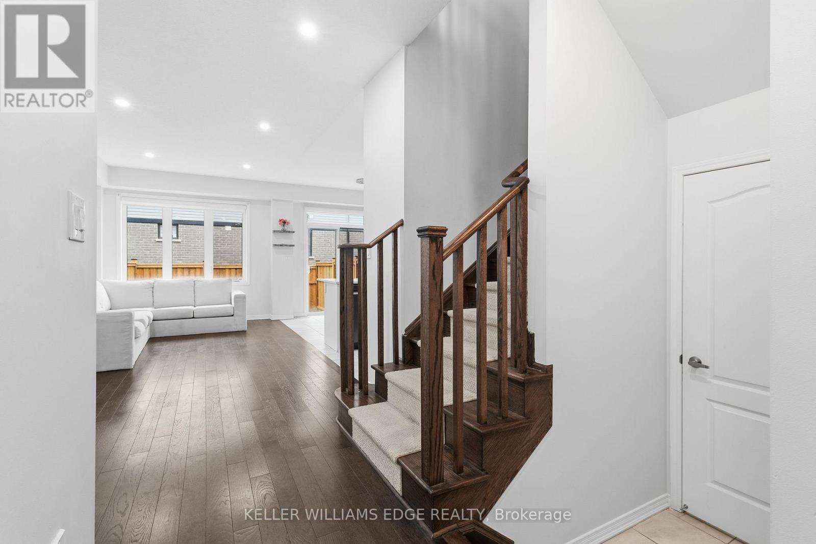 54 Oaktree Drive, Haldimand, Ontario  N3W 0E7 - Photo 19 - X12698356