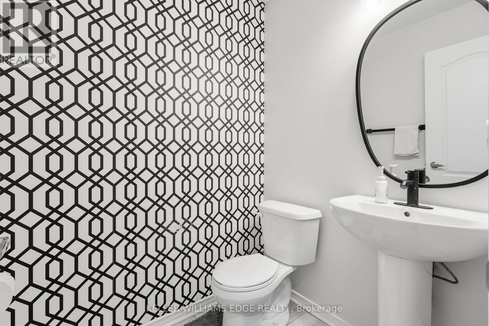 54 Oaktree Drive, Haldimand, Ontario  N3W 0E7 - Photo 20 - X12698356