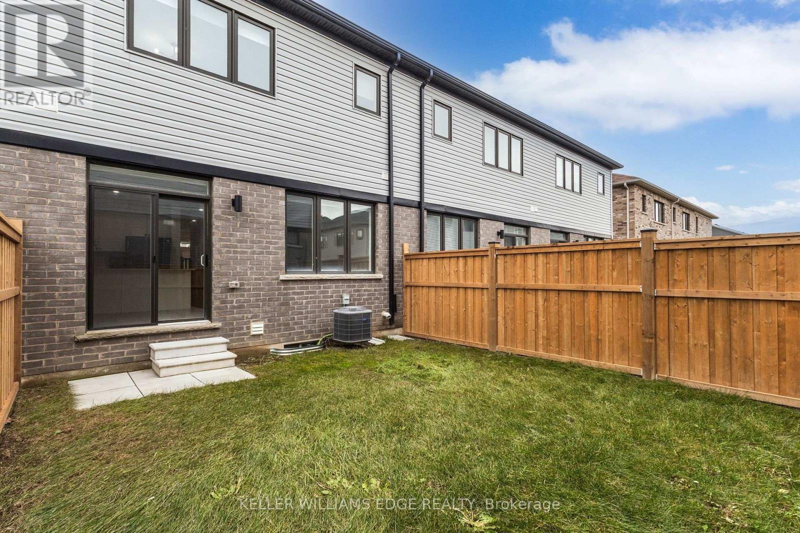 54 Oaktree Drive, Haldimand, Ontario  N3W 0E7 - Photo 41 - X12698356