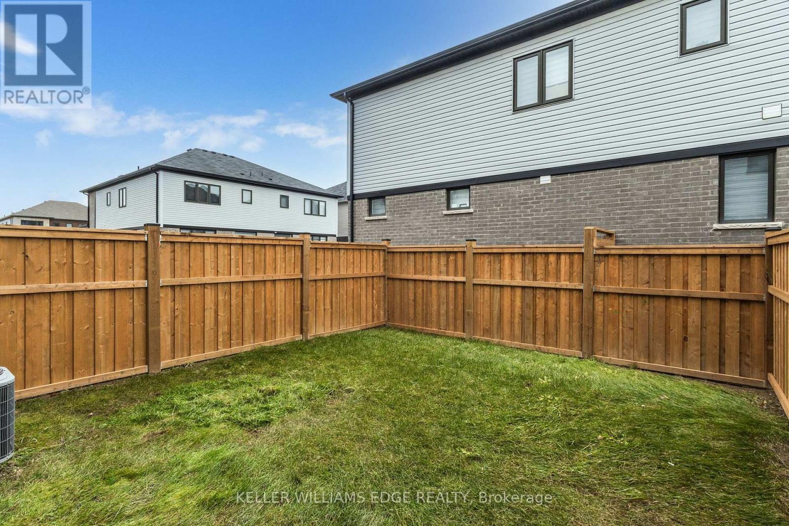 54 Oaktree Drive, Haldimand, Ontario  N3W 0E7 - Photo 42 - X12698356