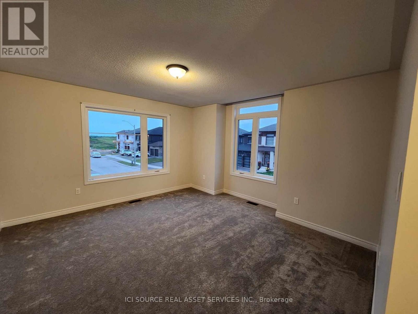 41 Bentgrass Drive, Welland, Ontario  L3B 0H4 - Photo 10 - X12698394