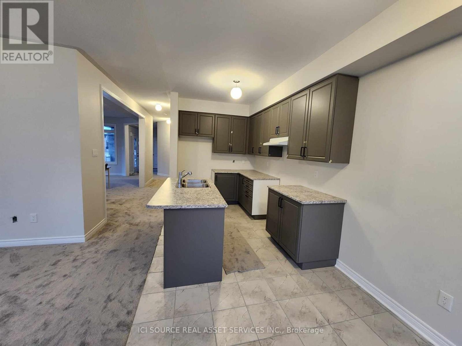 41 Bentgrass Drive, Welland, Ontario  L3B 0H4 - Photo 3 - X12698394