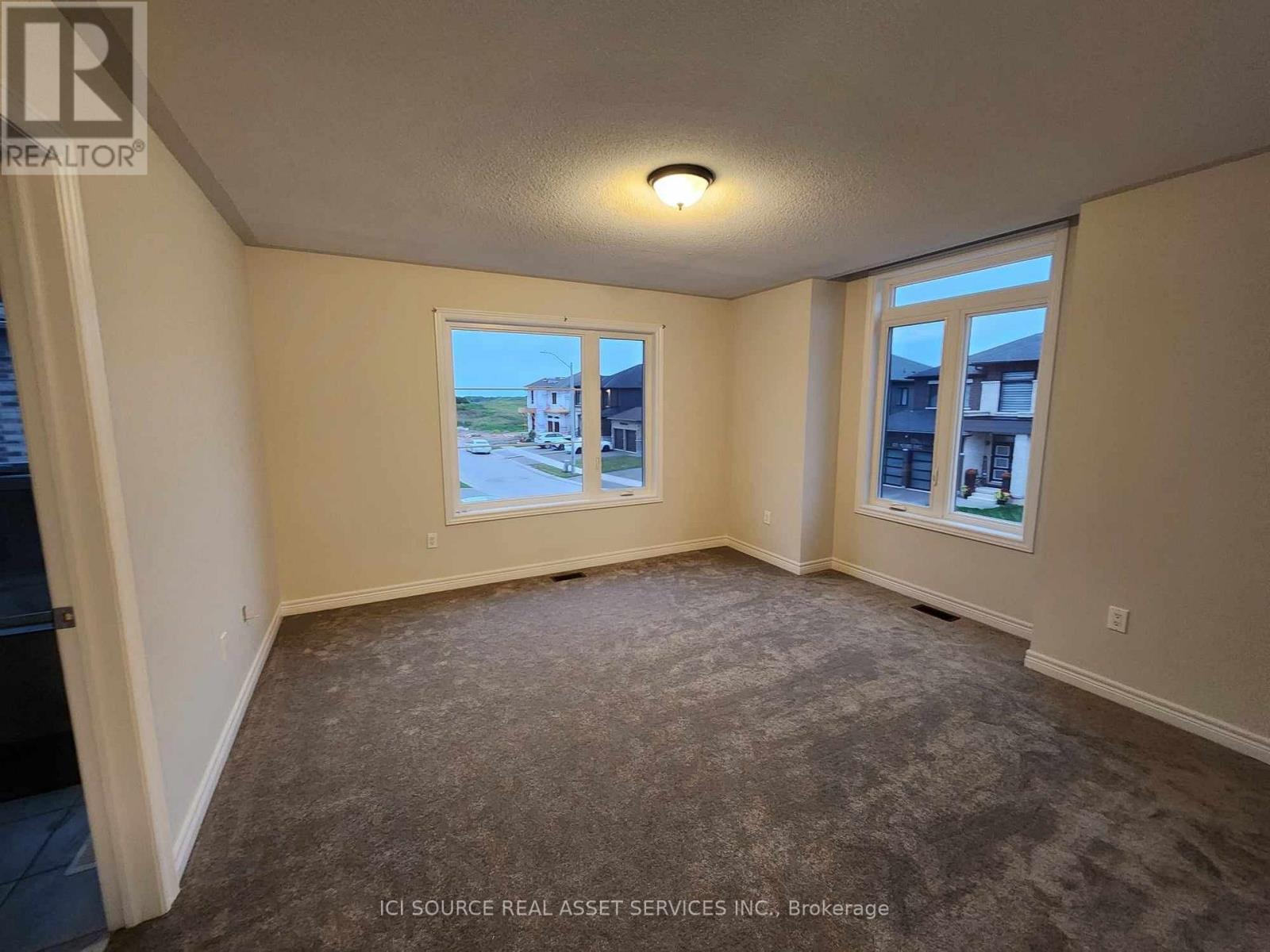 41 Bentgrass Drive, Welland, Ontario  L3B 0H4 - Photo 9 - X12698394